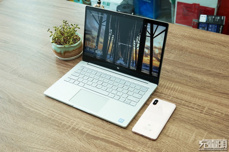 小米筆記本Air充電測試：功率高達50W，半小時充進近50%