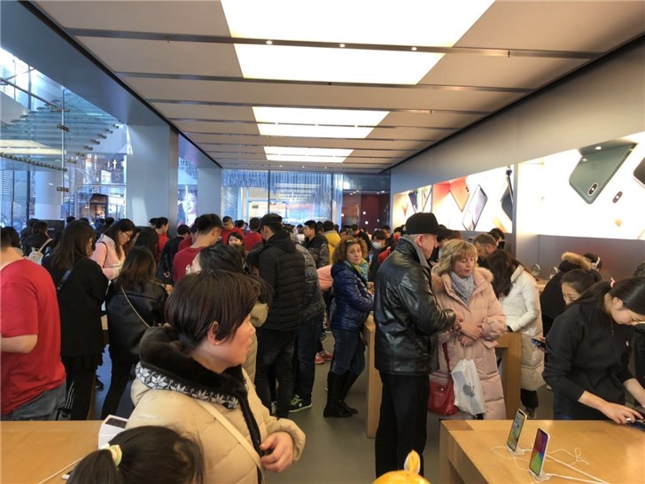 蘋(píng)果iPhone降價(jià)究竟慌了誰(shuí)