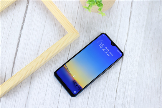 vivo Y91上手體驗(yàn)：潮流外觀+暢快性能，不愧千元新寵