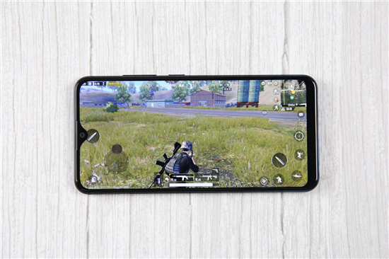 vivo Y91上手體驗(yàn)：潮流外觀+暢快性能，不愧千元新寵