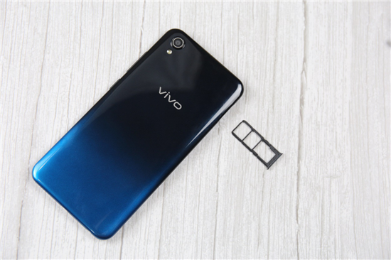 vivo Y91上手體驗(yàn)：潮流外觀+暢快性能，不愧千元新寵