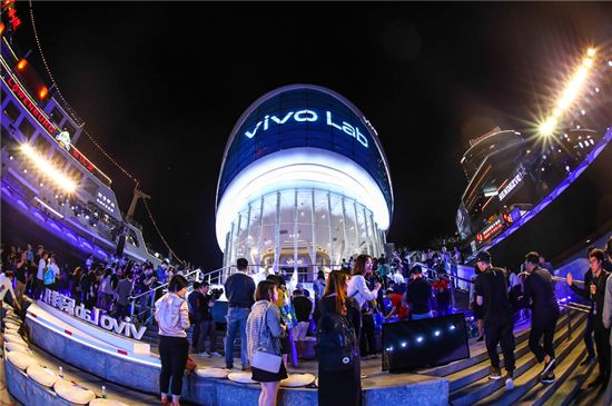 探索新零售 vivo全球首家概念店正式開業(yè)