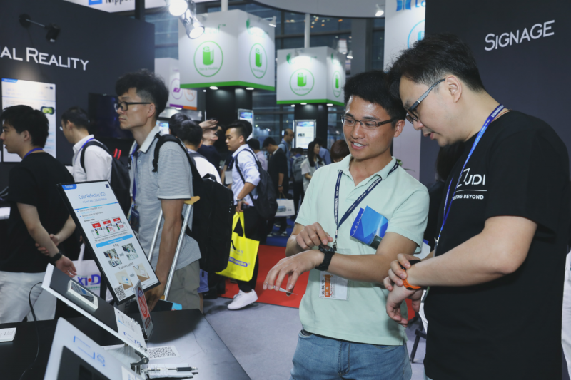 引領(lǐng)車載顯示，開拓新興應(yīng)用，JDI攜新品亮相CITE2019