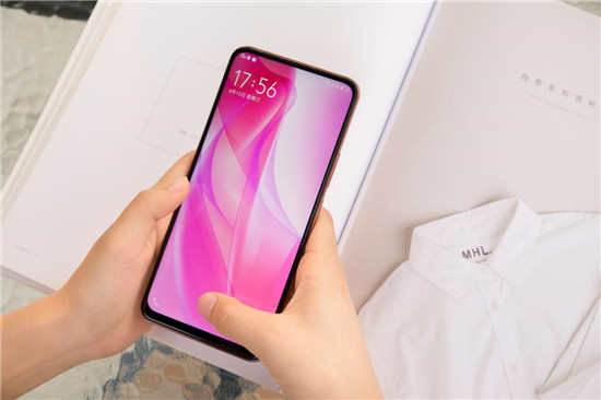 潮美外觀+全新拍照體驗(yàn)！vivo S1寵愛粉照亮你的美