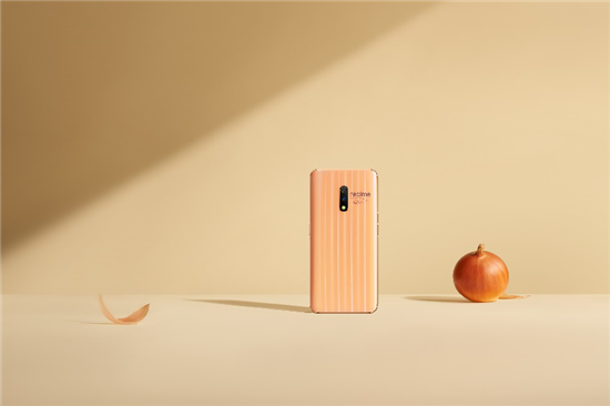 realme X登陸國內(nèi)市場:本真設(shè)計(jì)詮釋越級美學(xué)