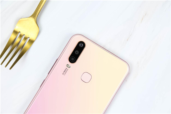 vivo Y3拍照實測：細(xì)節(jié)與質(zhì)感并存，見證三攝震撼視野
