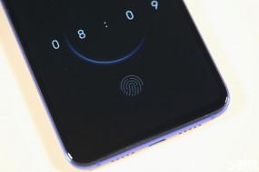 中國市場發(fā)力，屏下指紋硬式OLED顯示屏出貨有望增長50%