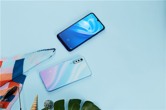 vivo Y7s雙色圖賞：光影之間，折射出碧波蕩漾的夏日風情