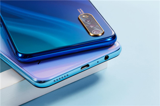 vivo Y7s雙色圖賞：光影之間，折射出碧波蕩漾的夏日風情