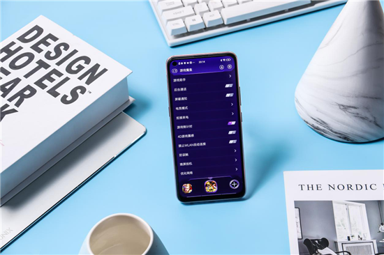 全新漸變色設(shè)計，vivo Z5x幻彩粉再造色彩美學(xué)