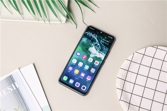 續(xù)航大升級，vivo U3x綜合評測：全新體驗，大U可為