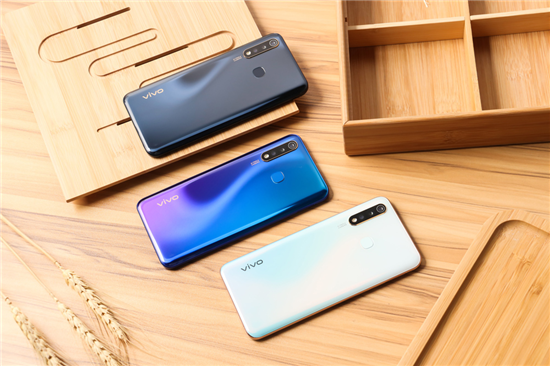 5000mAh大電池+18W雙引擎閃充，千元優(yōu)品vivo U3續(xù)航無憂