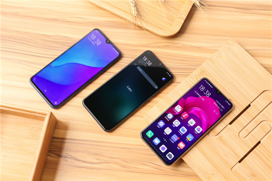 5000mAh大電池+18W雙引擎閃充，千元優(yōu)品vivo U3續(xù)航無憂