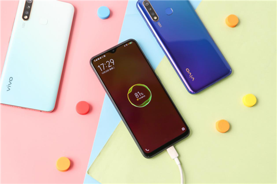 全新vivo U3來襲，5000mAh超大電池+18W雙引擎閃充帶來持久享受