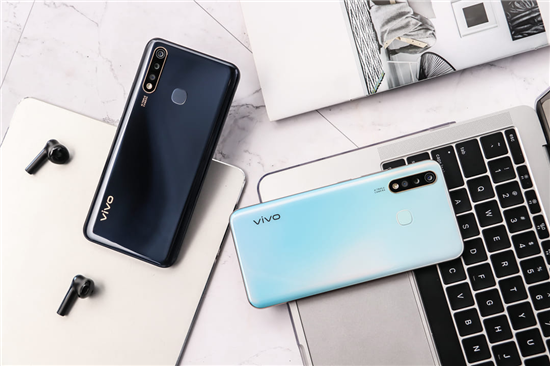 vivo Z5i評(píng)測(cè)：強(qiáng)勁性能與長效續(xù)航的結(jié)合體，打造全新體驗(yàn)