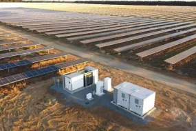 550MW，美國國土局批準(zhǔn)在沙漠光伏電站安裝發(fā)電側(cè)儲能系統(tǒng)